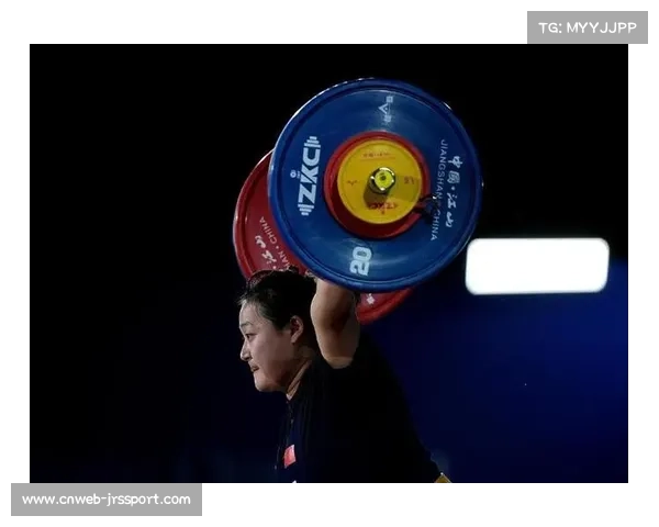 大众举重赛完赛即可获得纪念奖牌，鼓励参与热情